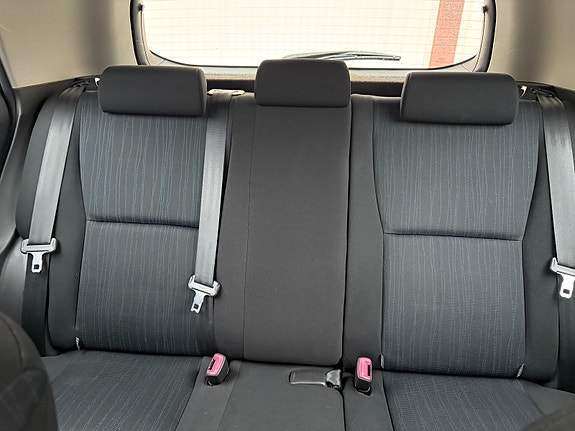 Toyota Auris 14 of 21