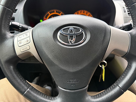 Toyota Auris 10 of 21