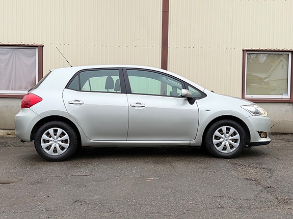 Toyota Auris 4 of 21