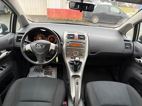 Toyota Auris 17 of 21