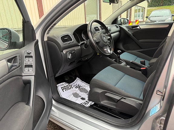 Volkswagen Golf VI 17 of 24