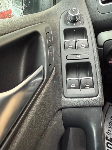 Volkswagen Golf VI 15 of 24