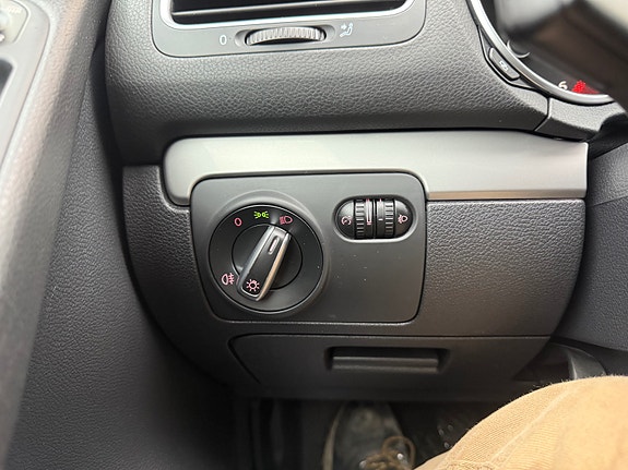 Volkswagen Golf VI 14 of 24