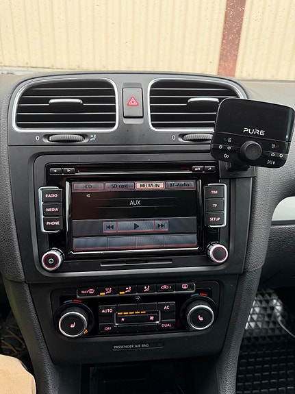 Volkswagen Golf VI 11 of 24