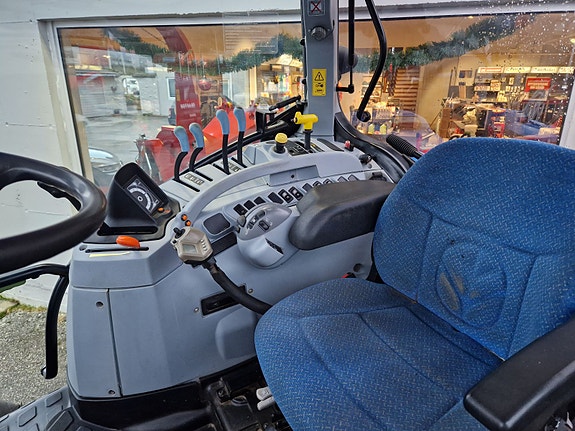 New Holland T6.140 2013, kr 479 000,-