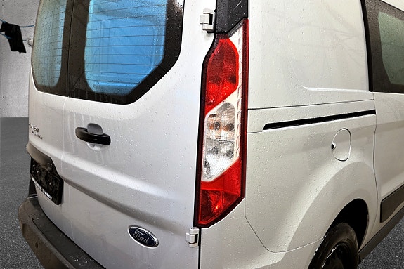 Ford Transit Connect 15 of 29