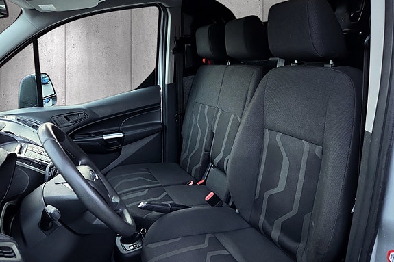 Ford Transit Connect 16 of 29