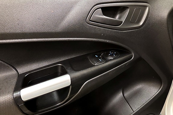 Ford Transit Connect 29 of 29