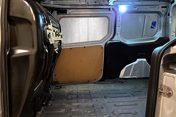 Ford Transit Connect 10 of 29