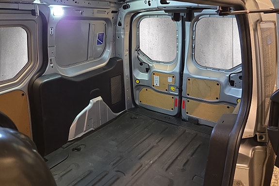 Ford Transit Connect 11 of 29