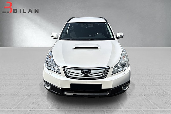 Subaru Legacy 3 of 5