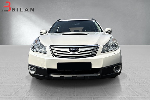 Subaru Legacy 2 of 5
