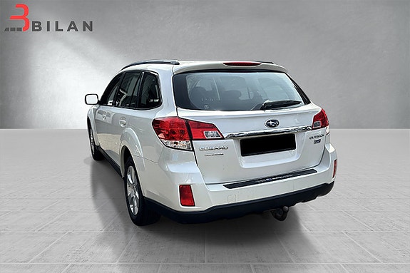 Subaru Legacy 5 of 5