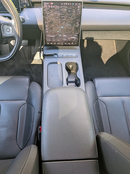NIO ET5 13 of 24