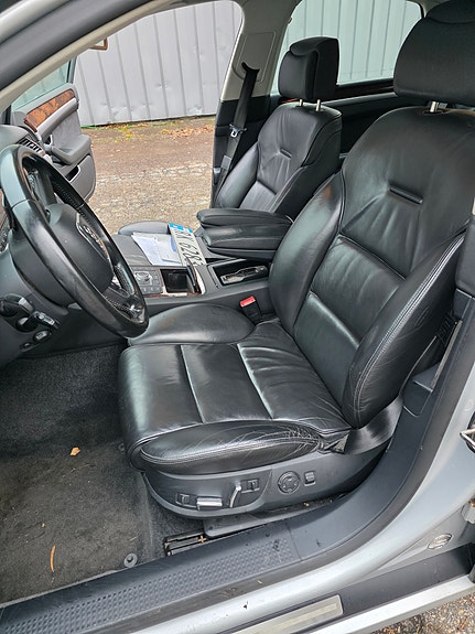 Audi A8 16 of 24