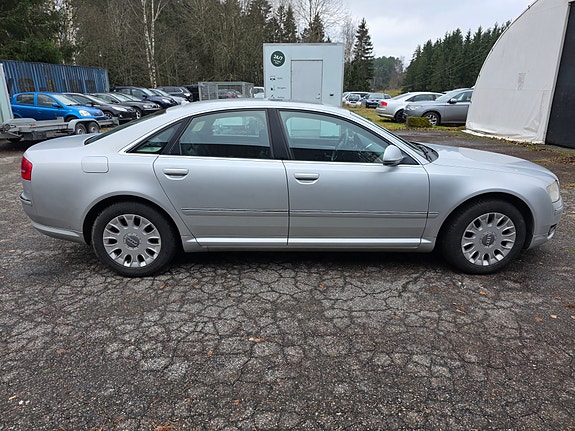 Audi A8 6 of 24