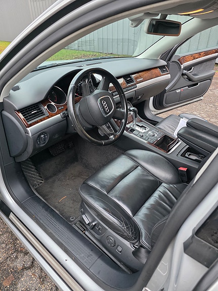 Audi A8 15 of 24