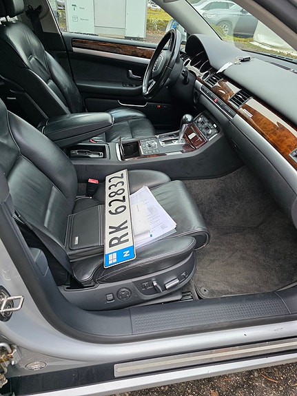 Audi A8 8 of 24