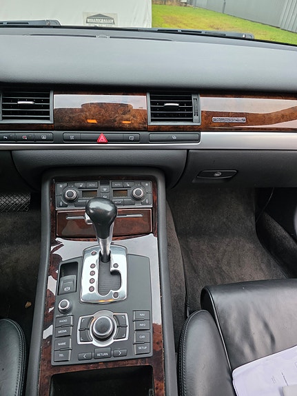 Audi A8 17 of 24