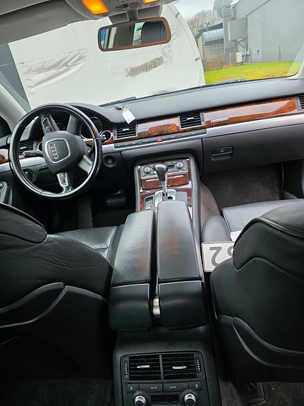 Audi A8 12 of 24