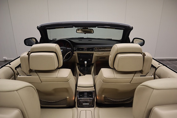 BMW 335i 19 of 30