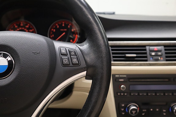 BMW 335i 26 of 30