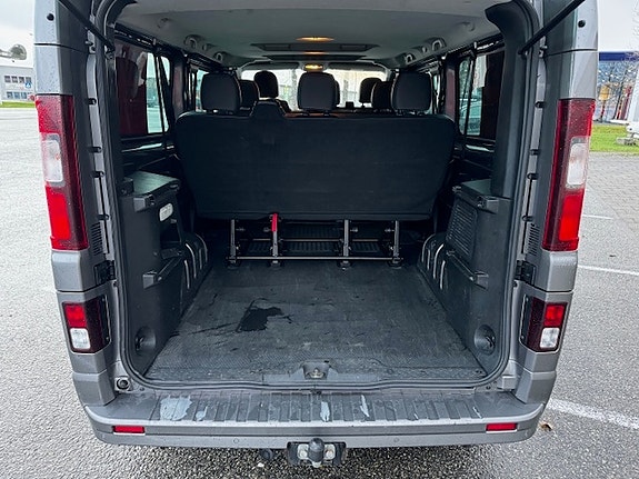 Opel Vivaro 18 of 21