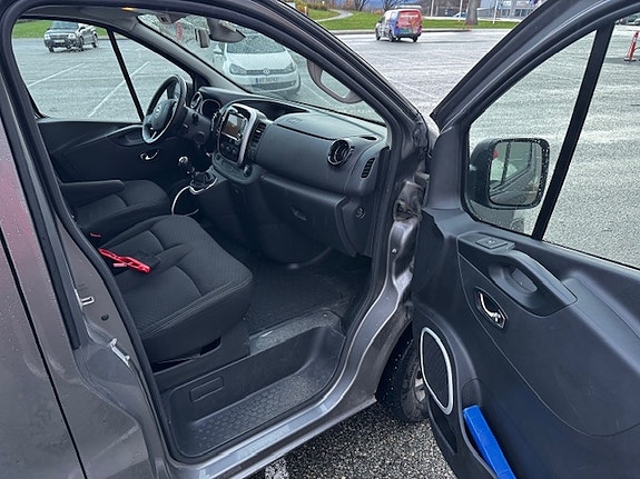 Opel Vivaro 14 of 21