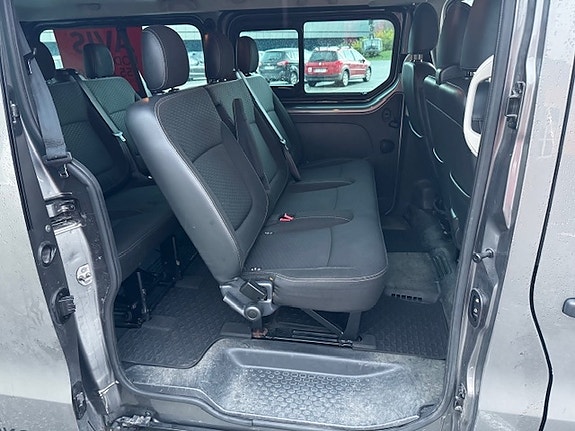 Opel Vivaro 17 of 21