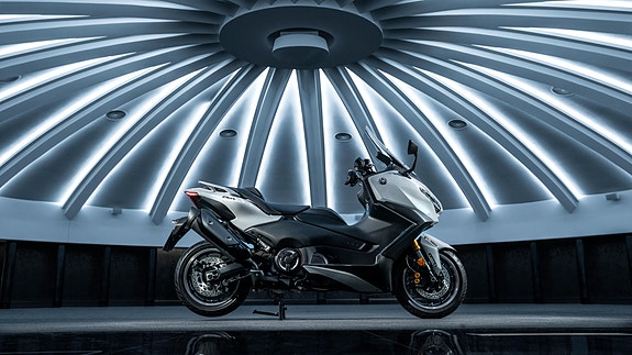 Yamaha TMAX Tech MAX 14 of 30