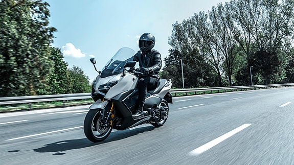 Yamaha TMAX Tech MAX 10 of 30