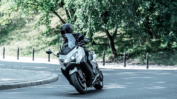 Yamaha TMAX Tech MAX 8 of 30