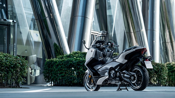 Yamaha TMAX Tech MAX 17 of 30