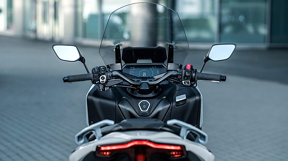 Yamaha TMAX Tech MAX 19 of 30