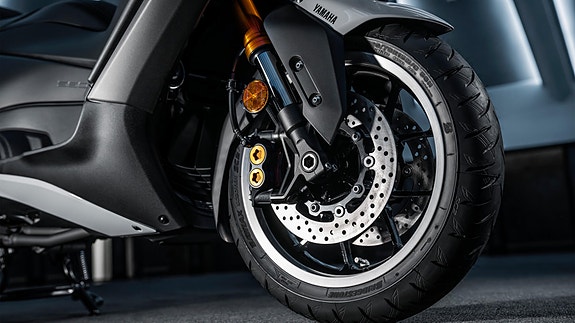 Yamaha TMAX Tech MAX 24 of 30