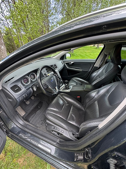 Volvo V60 14 of 22