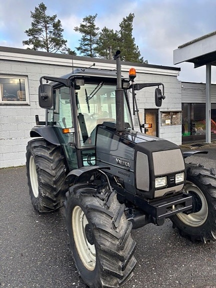 Valtra A75-4  KUN 1418t 2004, kr 339 000,-