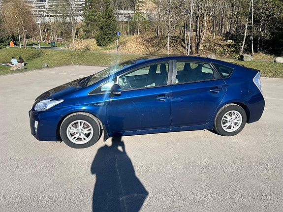 Toyota Prius 5 of 5