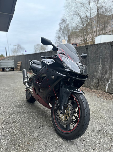 Kawasaki Ninja ZX-9R 7 of 7