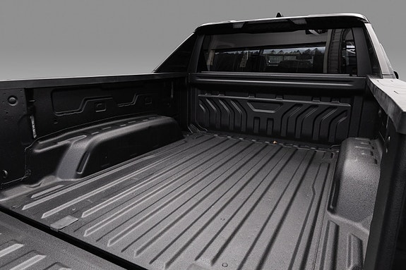 Chevrolet Silverado EV 25 of 26