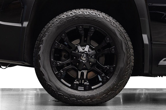 Chevrolet Silverado EV 9 of 26