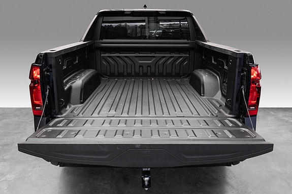Chevrolet Silverado EV 24 of 26