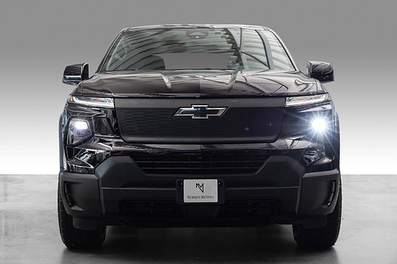 Chevrolet Silverado EV 3 of 26