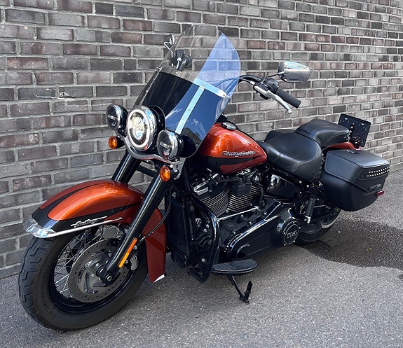 Harley-Davidson FLHCS Heritage Classic 114 9 of 12