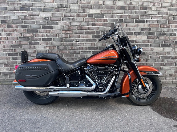 Harley-Davidson FLHCS Heritage Classic 114 11 of 12