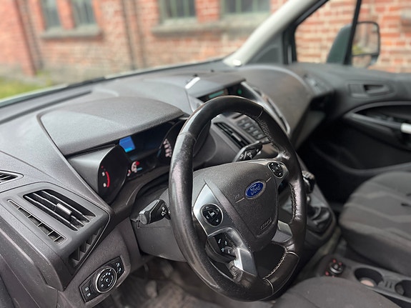 Ford Transit Connect 7 of 15
