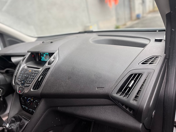 Ford Transit Connect 9 of 15