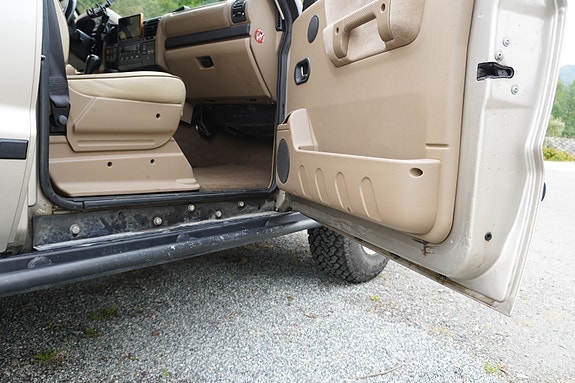 Land Rover Discovery 21 of 30