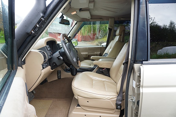 Land Rover Discovery 10 of 30