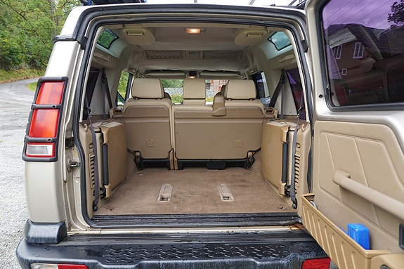 Land Rover Discovery 12 of 30